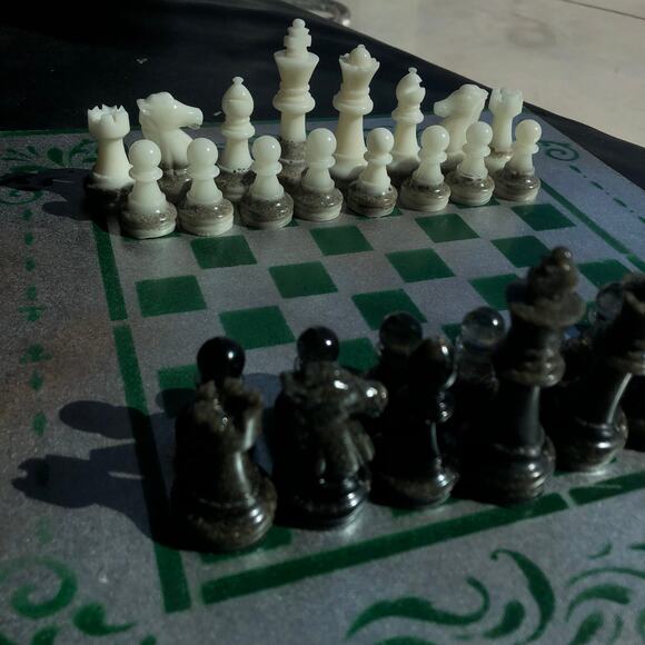 Chess Set - Green Silver - Picture 7 of 10